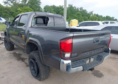 2021 Toyota Tacoma Sr5 V6, daño Frontal, Iaai lote 45286073, foto 3 de 18