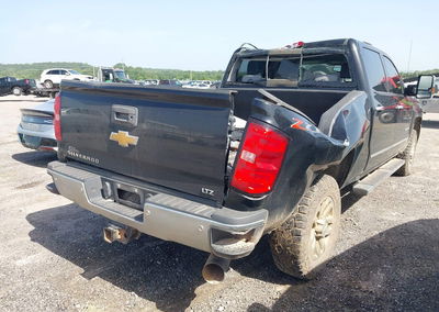 2019 Chevrolet Silverado 3500hd Ltz, daño Left & Right Side, Iaai lote 45456040, foto 4 de 6