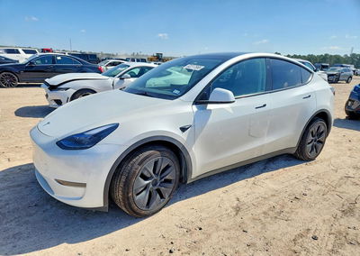 2025 Tesla Model Y, пошкодження: Бік, Copart лот 62217566, фото 1 з 13