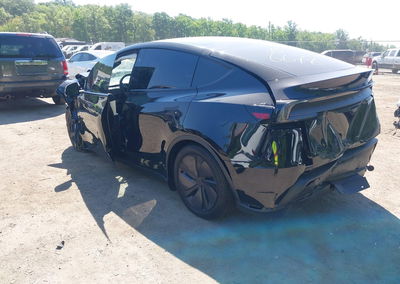 2026 Tesla Model Y Premium Rear-wheel Drive/rear-wheel Drive, daño Front & Rear, Iaai lote 45273811, foto 3 de 6