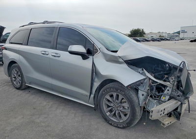 2021 Toyota Sienna Xle, daño Frontal, Copart lote 64019306, foto 4 de 6