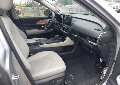 2024 Toyota Grand Highlander Limited, Electrical damage, Iaai lot 45770953, photo 5 of 6
