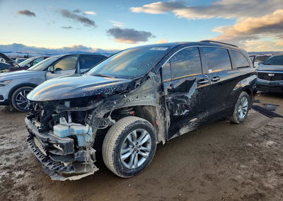 2022 Toyota Sienna Xle, uszkodzenie: Przód, Copart lot 75881435