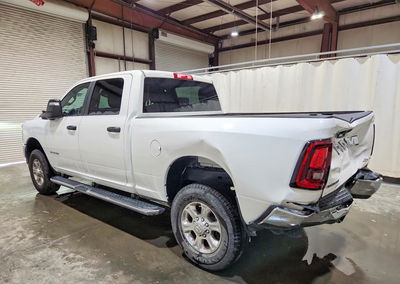 2026 Ram 2500 Big Horn, uszkodzenie: Tył, Copart lot 65372316, zdjęcie 2 z 6