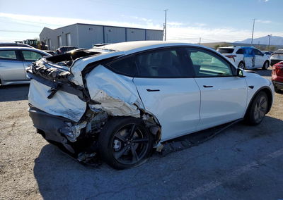 2026 Tesla Model Y, daño Trasero, Copart lote 55204986, foto 3 de 6