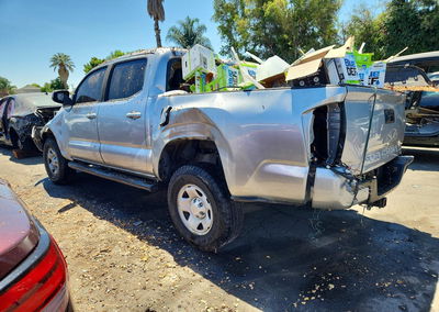 2022 Toyota Tacoma Sr, daño Volcadura, Copart lote 61837076, foto 2 de 6