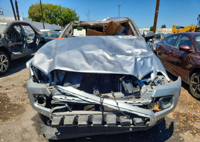 2022 Toyota Tacoma Sr, daño Volcadura, Copart lote 61837076, foto 5 de 6