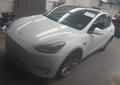 2021 Tesla Model Y Standard Range Rear-wheel Drive, daño Suspensión, Iaai lote 45604264, foto 2 de 14
