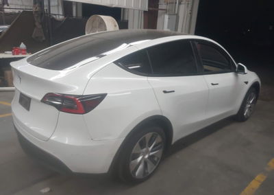 2021 Tesla Model Y Standard Range Rear-wheel Drive, daño Suspensión, Iaai lote 45604264, foto 4 de 14