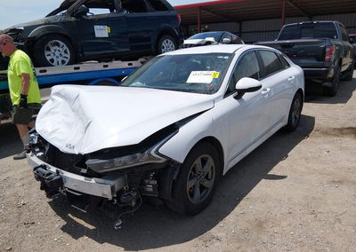 2022 Kia K5 Lxs, Front End damage, Iaai lot 45377080, photo 2 of 17