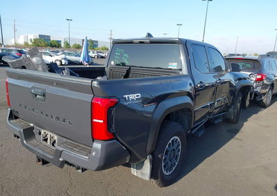 2026 Toyota Tacoma Trd Off Road, daño Frontal, Iaai lote 45874471, foto 4 de 22
