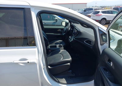 2025 Chrysler Pacifica Select, daño Lateral izquierdo, Iaai lote 45895077, foto 5 de 6