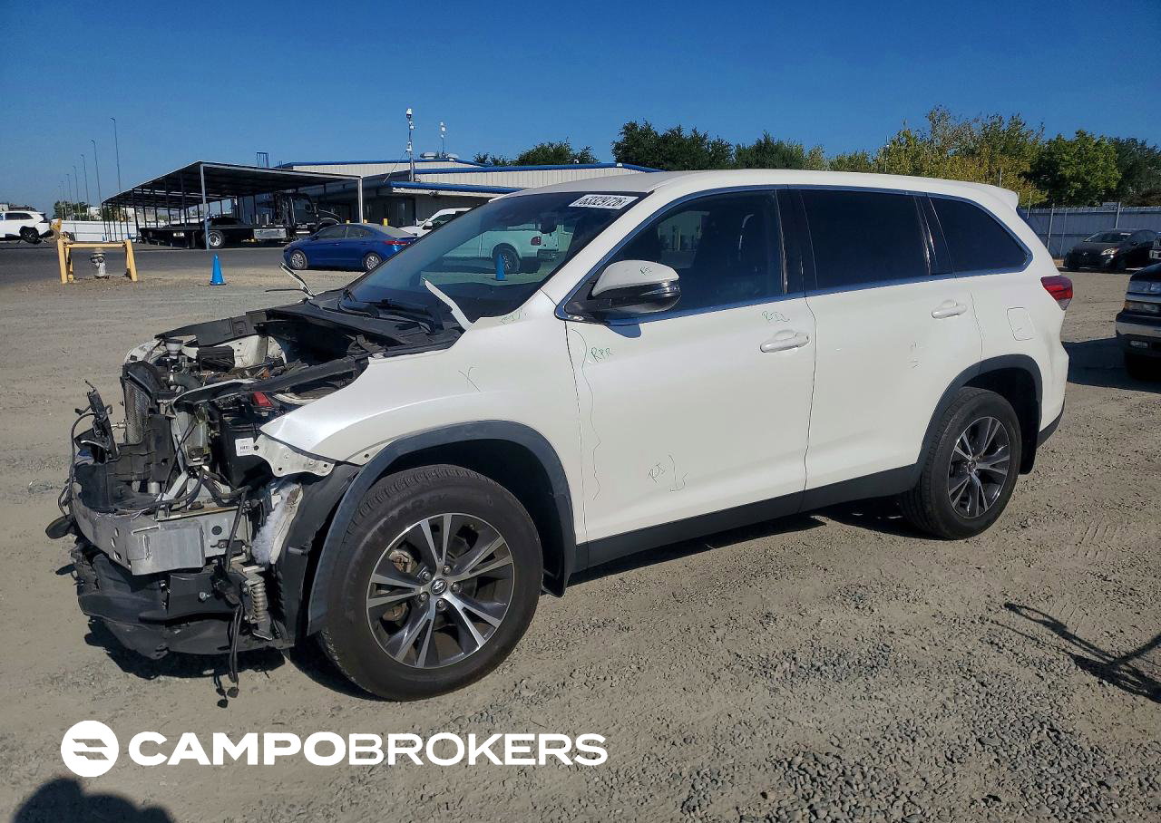 2019 Toyota Highlander Le, daño Frontal, Copart lote 63329726