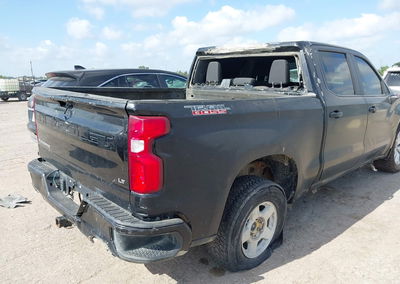 2021 Chevrolet Silverado 1500 4wd  Short Bed Lt Trail Boss, Front End damage, Iaai lot 45876695, photo 4 of 15