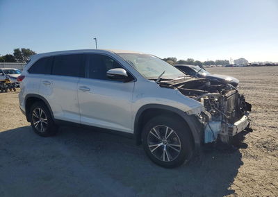 2019 Toyota Highlander Le, daño Frontal, Copart lote 63329726, foto 4 de 6