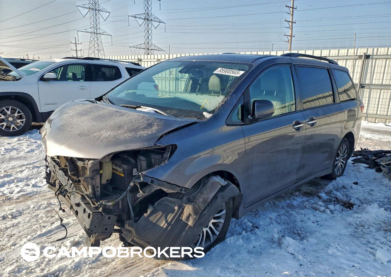 2019 Toyota Sienna Xle, uszkodzenie: Przód, Copart lot 95900565