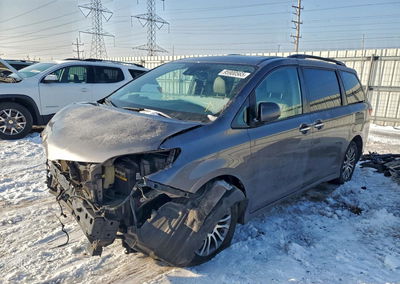 2019 Toyota Sienna Xle, uszkodzenie: Przód, Copart lot 95900565