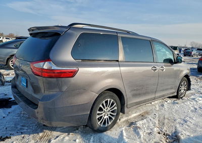 2019 Toyota Sienna Xle, uszkodzenie: Przód, Copart lot 95900565, zdjęcie 3 z 6