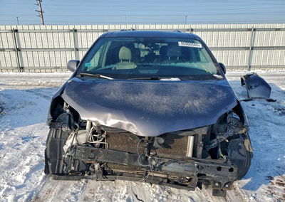 2019 Toyota Sienna Xle, uszkodzenie: Przód, Copart lot 95900565, zdjęcie 5 z 6