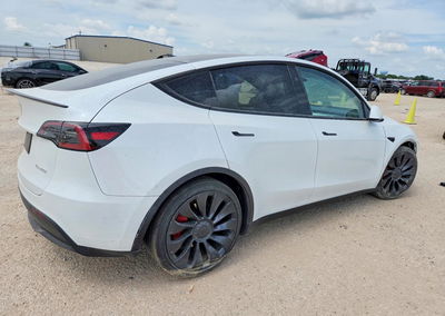 2024 Tesla Model Y, daño Frontal, Copart lote 55862656, foto 3 de 13