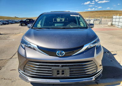 2024 Toyota Sienna Platinum 7-passenger, Side damage, Copart lot 65617896, photo 5 of 6