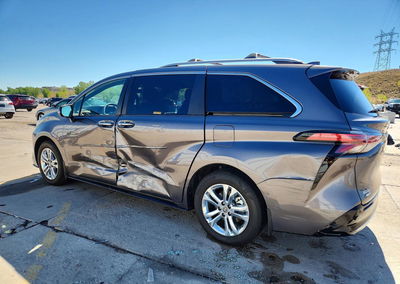 2024 Toyota Sienna Platinum 7-passenger, Side damage, Copart lot 65617896, photo 2 of 6