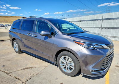 2024 Toyota Sienna Platinum 7-passenger, Side damage, Copart lot 65617896, photo 4 of 6