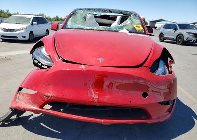 2022 Tesla Model Y, daño Volcadura, Copart lote 63046756, foto 5 de 6
