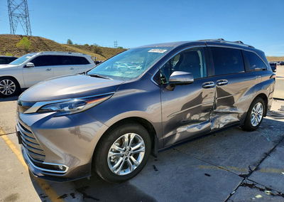 2024 Toyota Sienna Platinum 7-passenger, daño Lateral, Copart lote 65617896