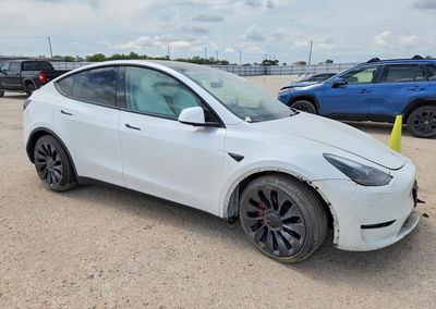 2024 Tesla Model Y, daño Frontal, Copart lote 55862656, foto 4 de 13