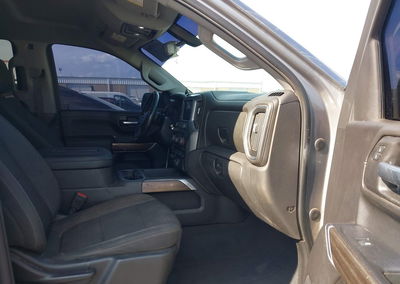 2021 Chevrolet Silverado 1500 4wd  Short Bed Lt Trail Boss, daño Left & Right Side, Iaai lote 45301346, foto 5 de 6