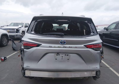 2024 Toyota Sienna Platinum, Rear damage, Iaai lot 45807639, photo 6 of 6