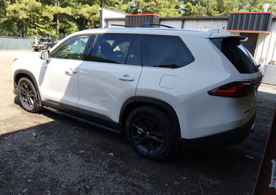 2024 Toyota Grand Highlander Hybrid Limited, Right Side damage, Iaai lot 45899525, photo 3 of 6
