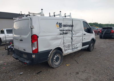2019 Ford Transit-250, daño Lateral derecho, Iaai lote 45830667, foto 4 de 17