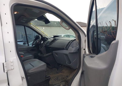 2019 Ford Transit-250, daño Lateral derecho, Iaai lote 45830667, foto 5 de 17