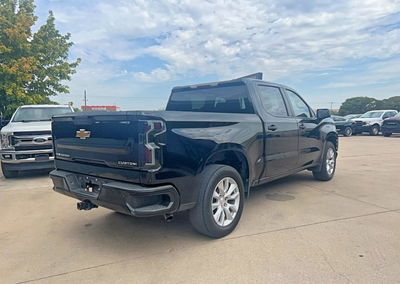 2022 Chevrolet Silverado Ltd C1500 Custom, пошкодження: Незначні вм’ятини/подряпини, Copart лот 66951726, фото 4 з 14