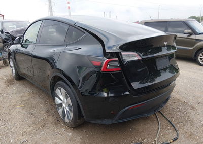 2020 Tesla Model Y Long Range Dual Motor All-wheel Drive, daño Lateral derecho, Iaai lote 45550484, foto 3 de 19