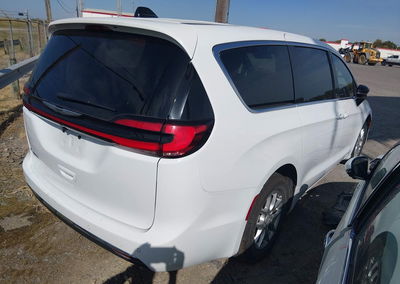 2026 Chrysler Pacifica Select, daño Frontal, Iaai lote 45910416, foto 4 de 6