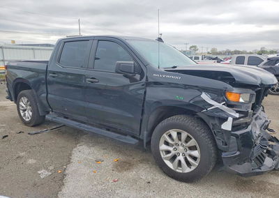 2021 Chevrolet Silverado K1500 Custom, daño Frontal, Copart lote 50487756, foto 4 de 6