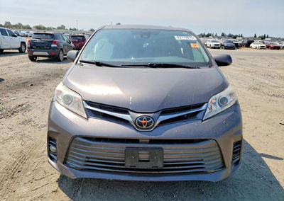 2019 Toyota Sienna Xle 8-passenger, daño Trasero, Copart lote 63770876, foto 5 de 6
