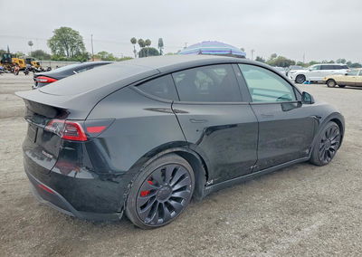 2024 Tesla Model Y, daño Lateral, Copart lote 52966516, foto 3 de 16