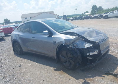 2026 Tesla Model Y Premium Rear-wheel Drive/rear-wheel Drive, daño Frontal derecho, Iaai lote 45499212