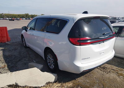 2026 Chrysler Pacifica Select, daño Frontal, Iaai lote 45910416, foto 3 de 6