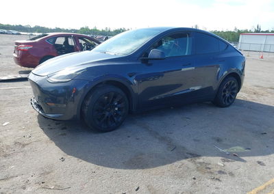 2024 Tesla Model Y Long Range Dual Motor All-wheel Drive, uszkodzenie: Przód, Iaai lot 45621881, zdjęcie 2 z 6