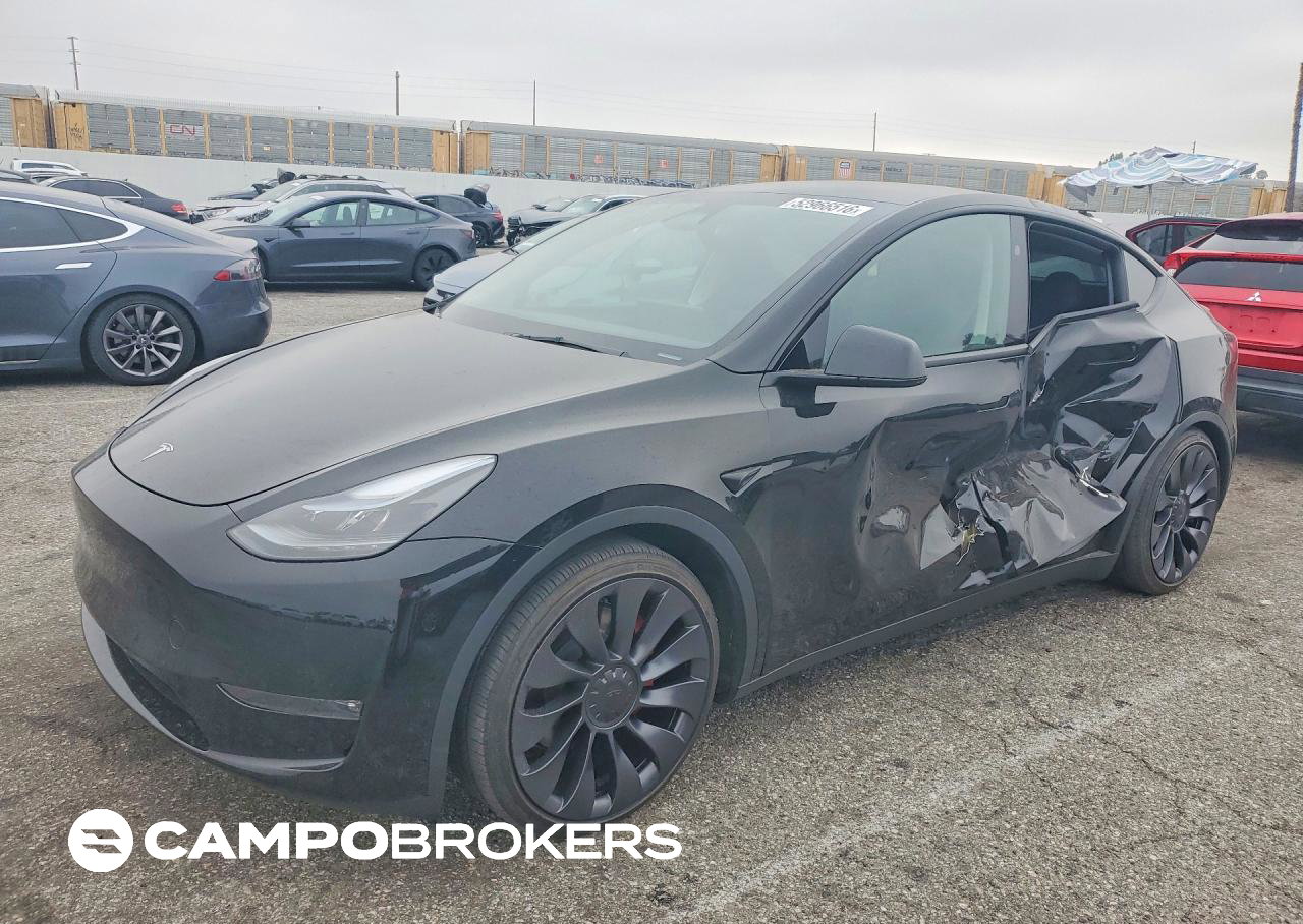 2024 Tesla Model Y, daño Lateral, Copart lote 52966516