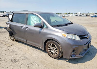 2019 Toyota Sienna Xle 8-passenger, daño Trasero, Copart lote 63770876, foto 4 de 6