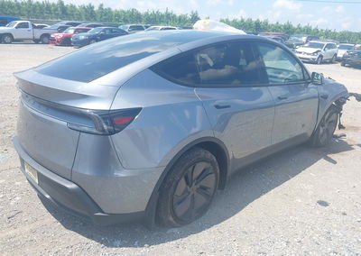 2026 Tesla Model Y Premium Rear-wheel Drive/rear-wheel Drive, daño Frontal derecho, Iaai lote 45499212, foto 4 de 6