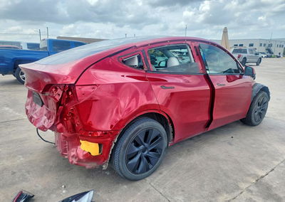 2025 Tesla Model Y, daño Frontal, Copart lote 60500486, foto 3 de 15