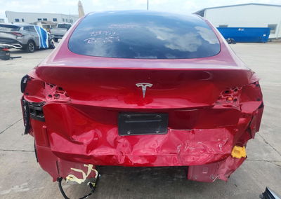 2025 Tesla Model Y, daño Frontal, Copart lote 60500486, foto 6 de 15