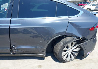 2019 Tesla Model X 100d/75d/long Range, uszkodzenie: Lewy tył, Iaai lot 45799062, zdjęcie 6 z 15